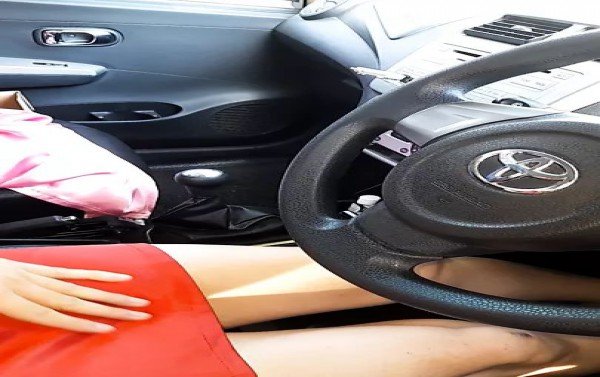 Gaun Mini Satin Merah Tembakan Air Mani